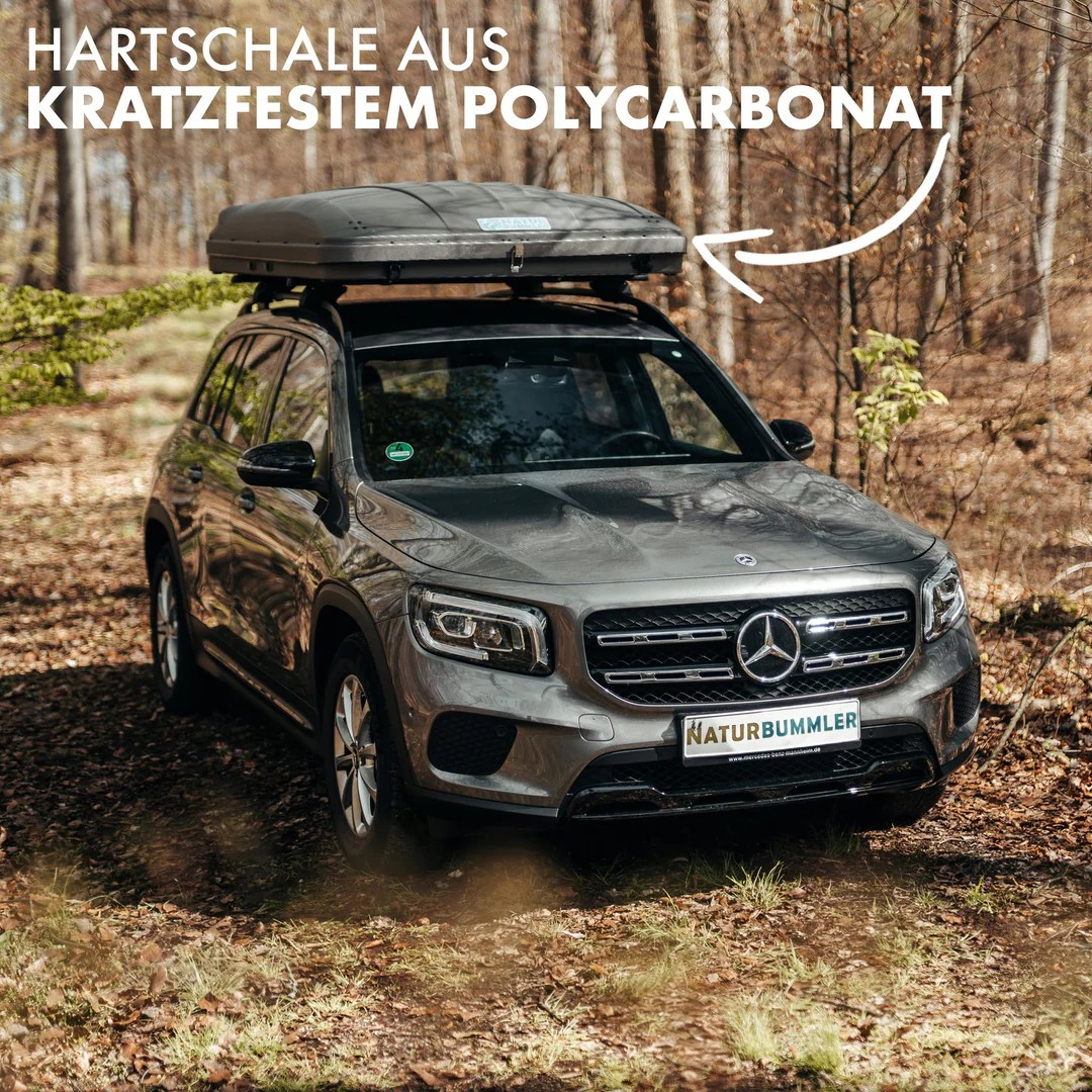 Naturbummler Dachzelt Flitzer 1 XL mit Hartschale in Anthrazit und zugeklappt. Die Hartschale aus KRATZFESTEM POLYCARBONAT