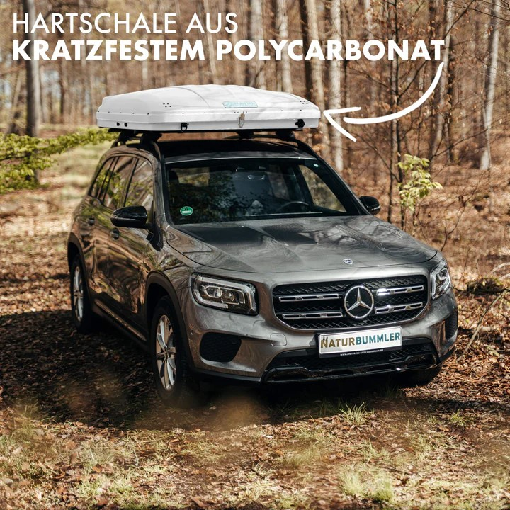 Naturbummler Dachzelt Flitzer 1 XL mit Hartschale in Weiß zugeklappt. Die Hartschale aus KRATZFESTEM POLYCARBONAT